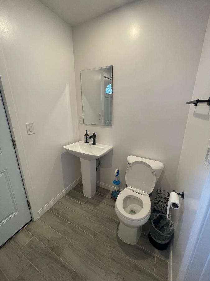 Private Standalone Room W/ Tv, Wifi & Ac In Carson Eksteriør billede