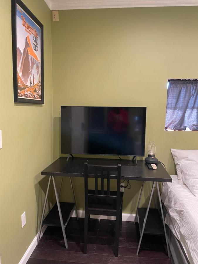 Private Standalone Room W/ Tv, Wifi & Ac In Carson Eksteriør billede