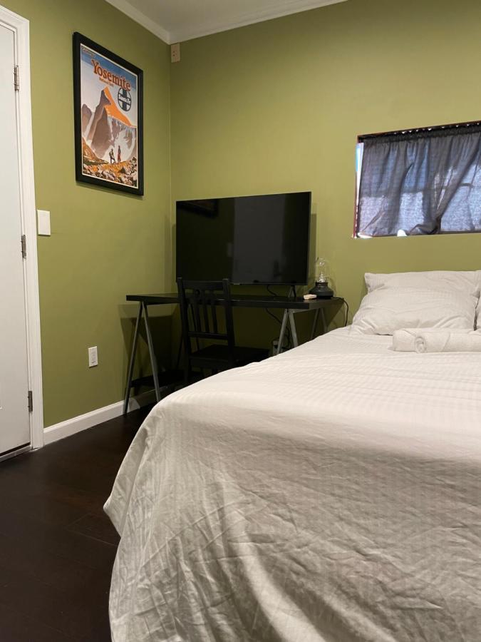 Private Standalone Room W/ Tv, Wifi & Ac In Carson Eksteriør billede
